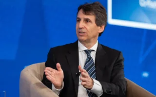 Apollo Global Management Nears Deal to Acquire Nearly 10% Stake in Abu Dhabi’s Mubadala Capital