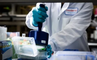 Biotech Sector Surges on AI, M&A, and Novel Drug Pipelines Despite Market Jitters