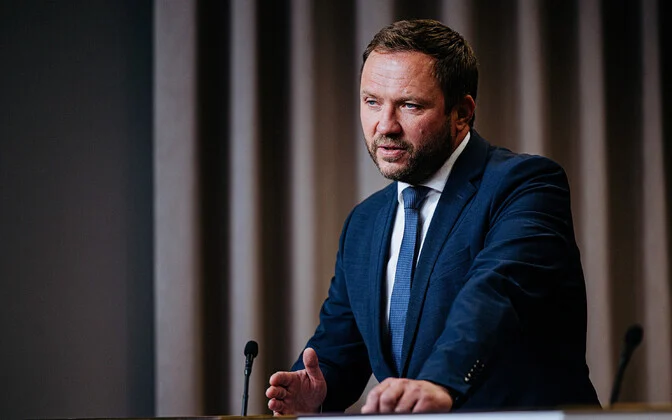 Estonia to Send Over 60 Locomotives to Ukraine to Bolster Rail Networks Under Russian Attacks