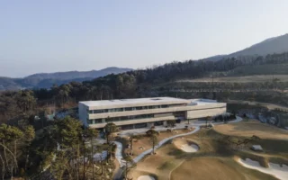 LJL Architects Unveils the Creasvalley CC Clubhouse: A Meditation on Landscape, Time, and Architecture