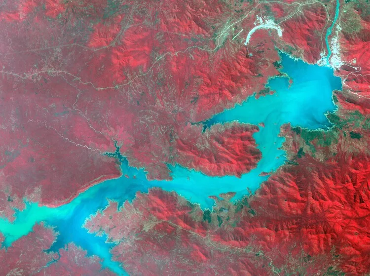 Unearthing the Ground: Architecture and the Politics of Water
